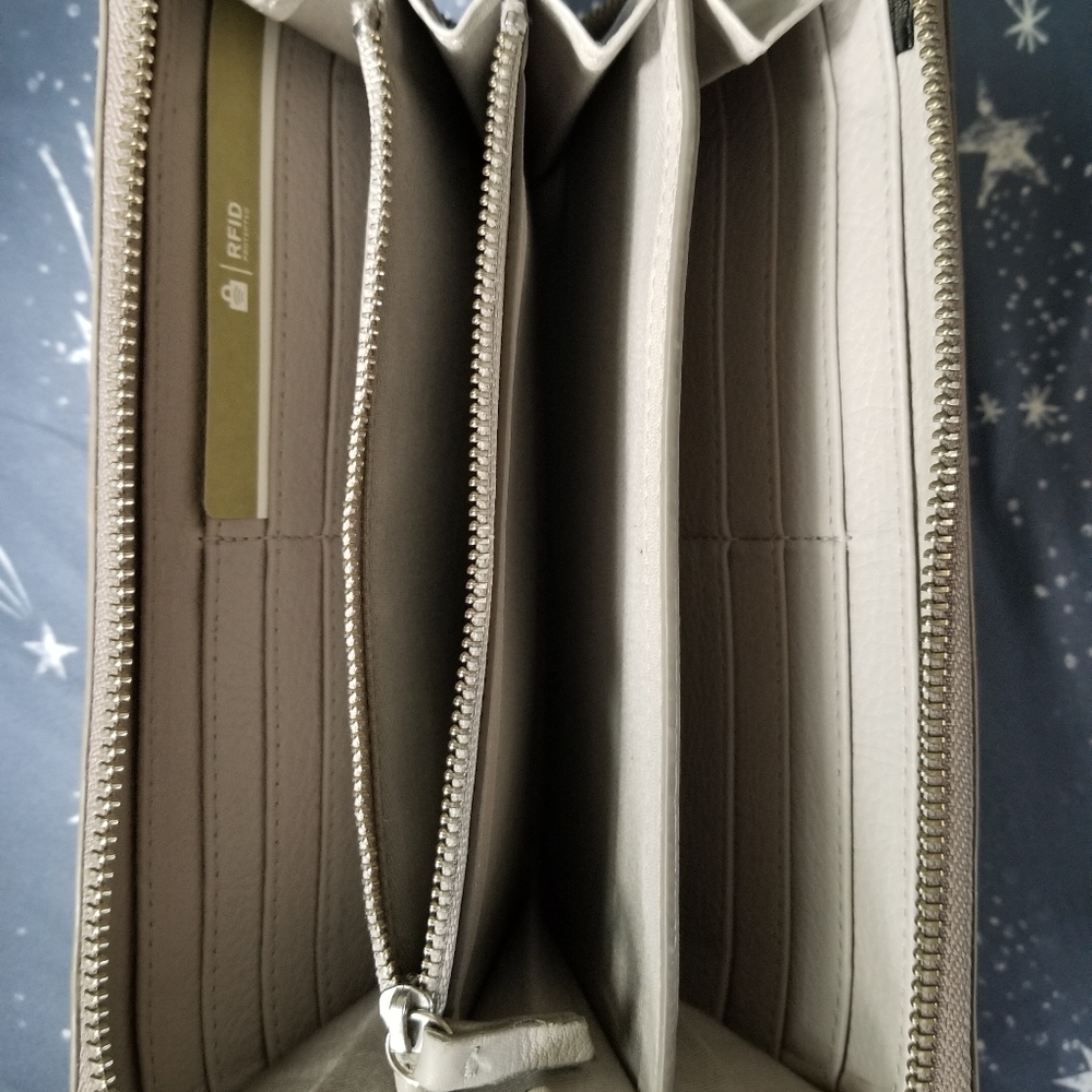 Fossil Wallet - Picture 4 of 8